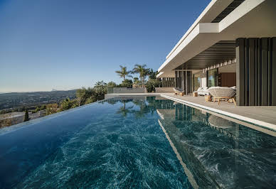 Villa avec piscine et jardin 2