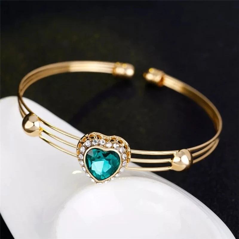 Schmuckset Pfirsich Herz Ohrringe mit Strass und Liebeskette, Brautschmuck, elegantes Geschenk für besondere Anlässe.