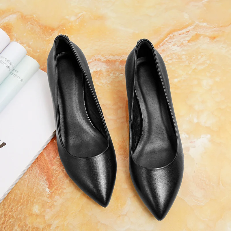Zapatos de trabajo profesionales de tacón alto con punta fina para mujeres, elegantes y cómodos para largas jornadas.