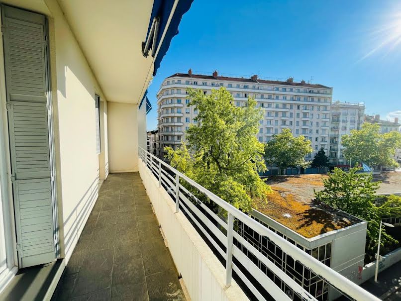 Location  appartement 3 pièces 74 m² à Lyon 3ème (69003), 1 166 €