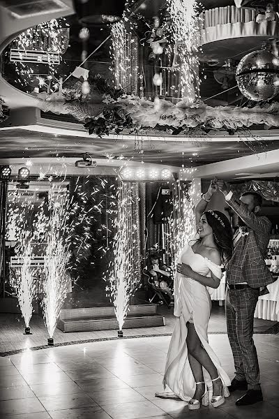 Wedding photographer Elena Kosmatova (kosmatova). Photo of 14 December 2018