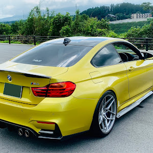 M4 クーペ F82