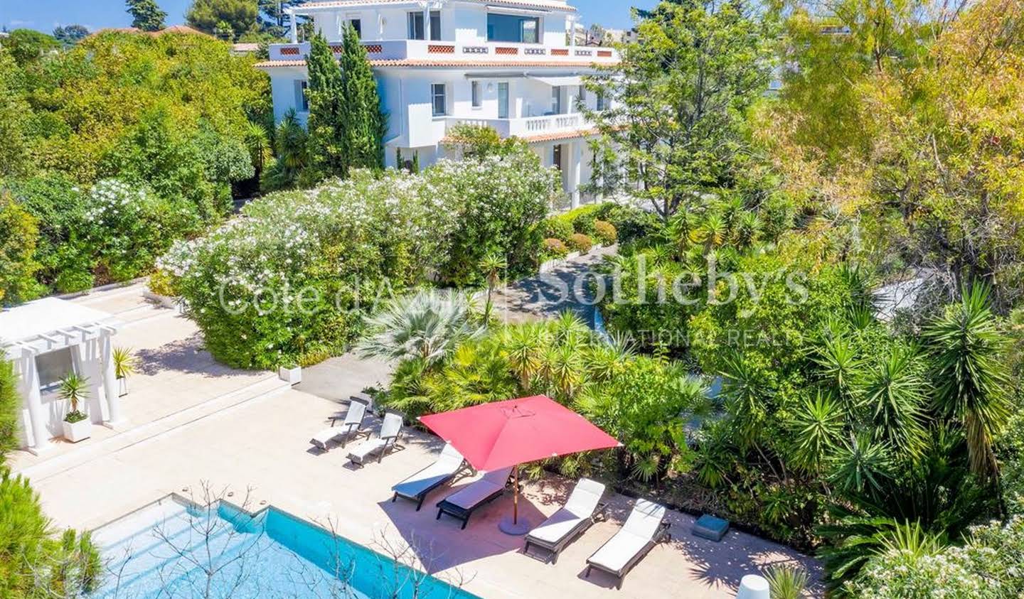 Villa avec piscine et terrasse Antibes