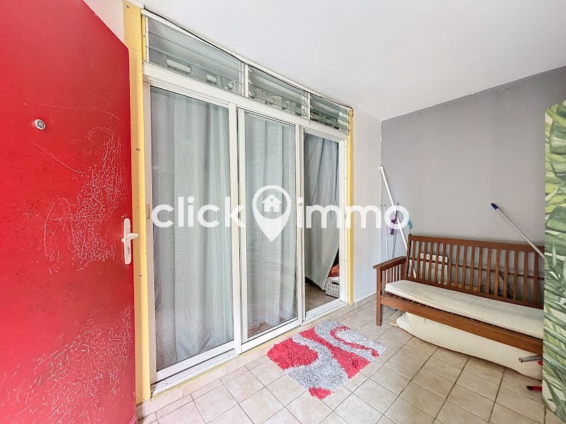 Location meublée appartement 3 pièces 66 m² à Sainte rose (97115), 950 €