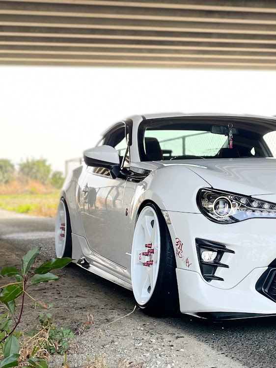 86の326power・ヤバKING・チャクリキDAMPER・通勤Stanceに関するカスタム事例の投稿画像5枚目