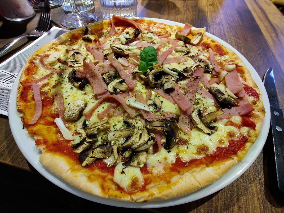 Gluten-Free Pizza at Delizia Ristorante & Weinbar