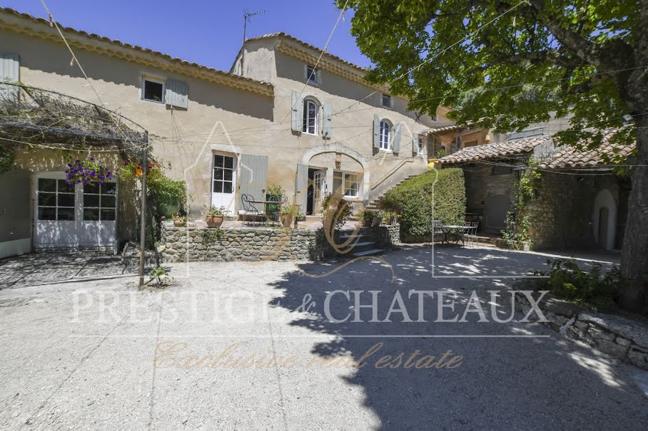 Vente maison 14 pièces 500 m² à Grignan (26230), 1 680 000 €