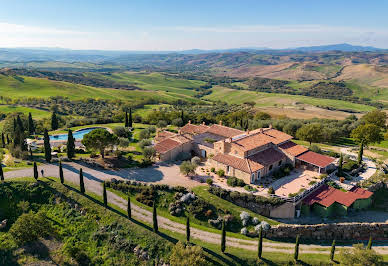 Farmhouse with garden and pool 8