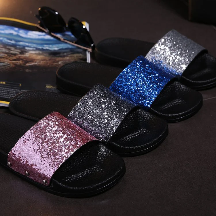 Title 6, Slippers met studs en pailletten voor luxueus c...