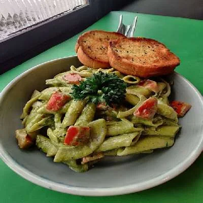 Chicken Pesto Pasta Salad