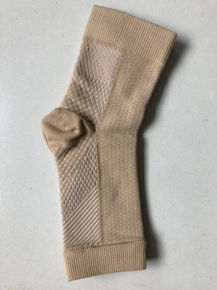 Protetor de Tornozelo Foot Angel Manga de Compressão Antifadiga Suporte e alívio para pés e tornozelos, ideal para uso diário e atividades físicas