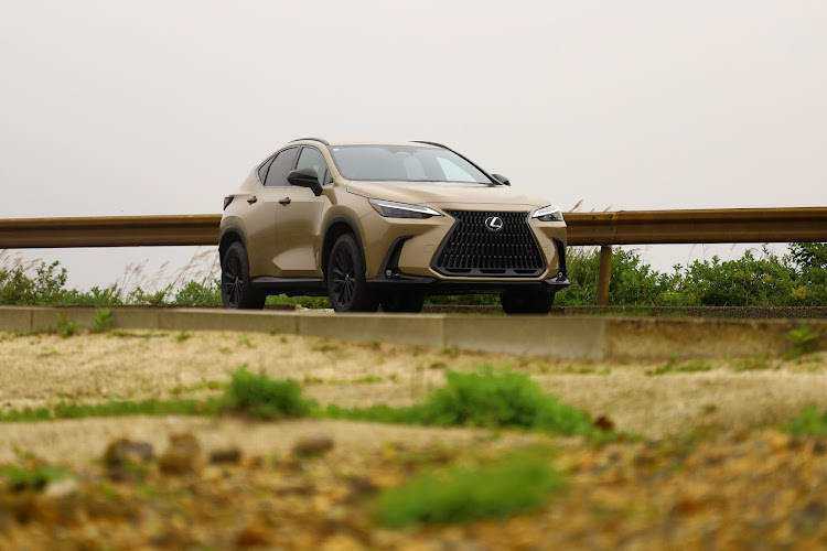 ジムニーシエラのNX350h OVER TRAIL・ヲタ活補助・ハイキュー!!聖地巡礼・マナーを守って楽しみましょう・レトロアクティブとエスケーピーズに関するカスタム事例の投稿画像12枚目