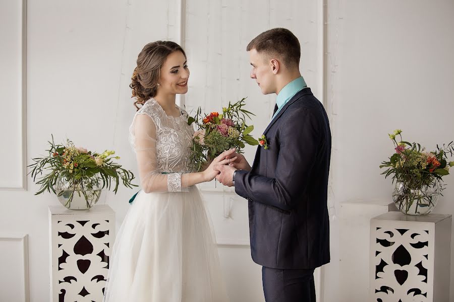 Fotógrafo de casamento Sergey Emelyanov (emelianovsergei). Foto de 11 de abril 2016