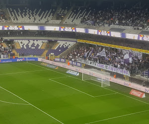 📷 Fans Anderlecht komen met duidelijke statements bij terugkeer in Europa én in het stadion na coronatijden