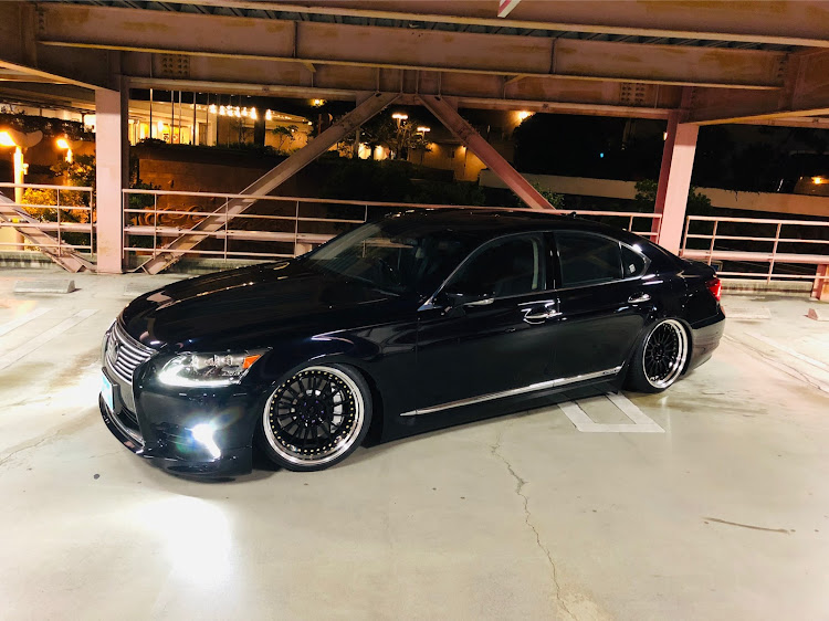 LSのあめちゃんLS・タイヤ組み直し・garageAME・レクサス LS 600h・ワークグノーシスに関するカスタム事例の投稿画像1枚目