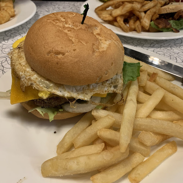 Humpty Dumpty with gluten free bun and gf fries