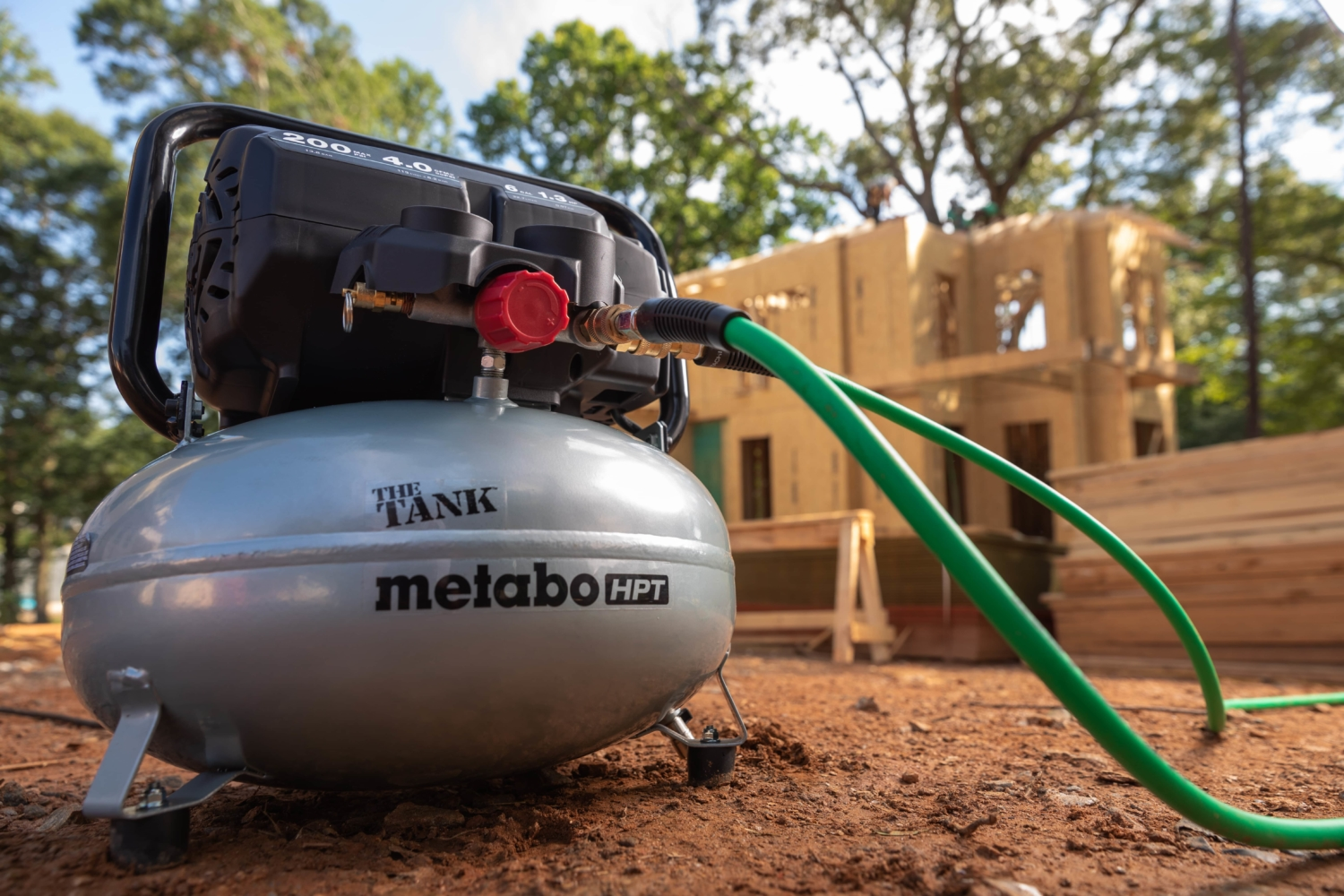 Фото Компрессор блинный с высокой производительности Metabo HPT EC914S