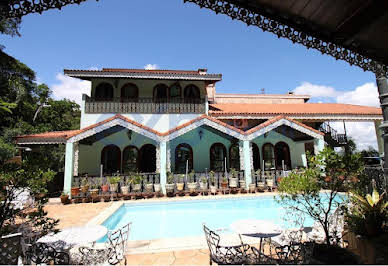 Villa avec piscine et terrasse 9