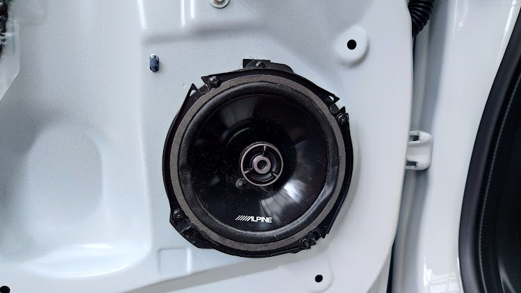 NボックスカスタムのALPHAⅡCAMPACT・ホーン交換・ALPINEスピーカー・スピーカー交換に関するカスタム事例の投稿画像3枚目
