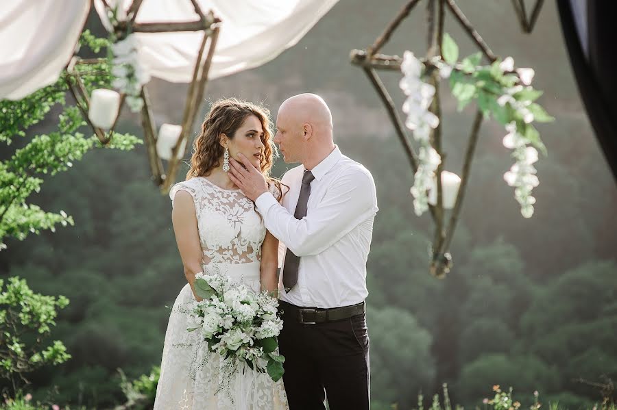 Fotógrafo de casamento Anastasiya Rusanova (ovchinnikovafoto). Foto de 29 de junho 2016