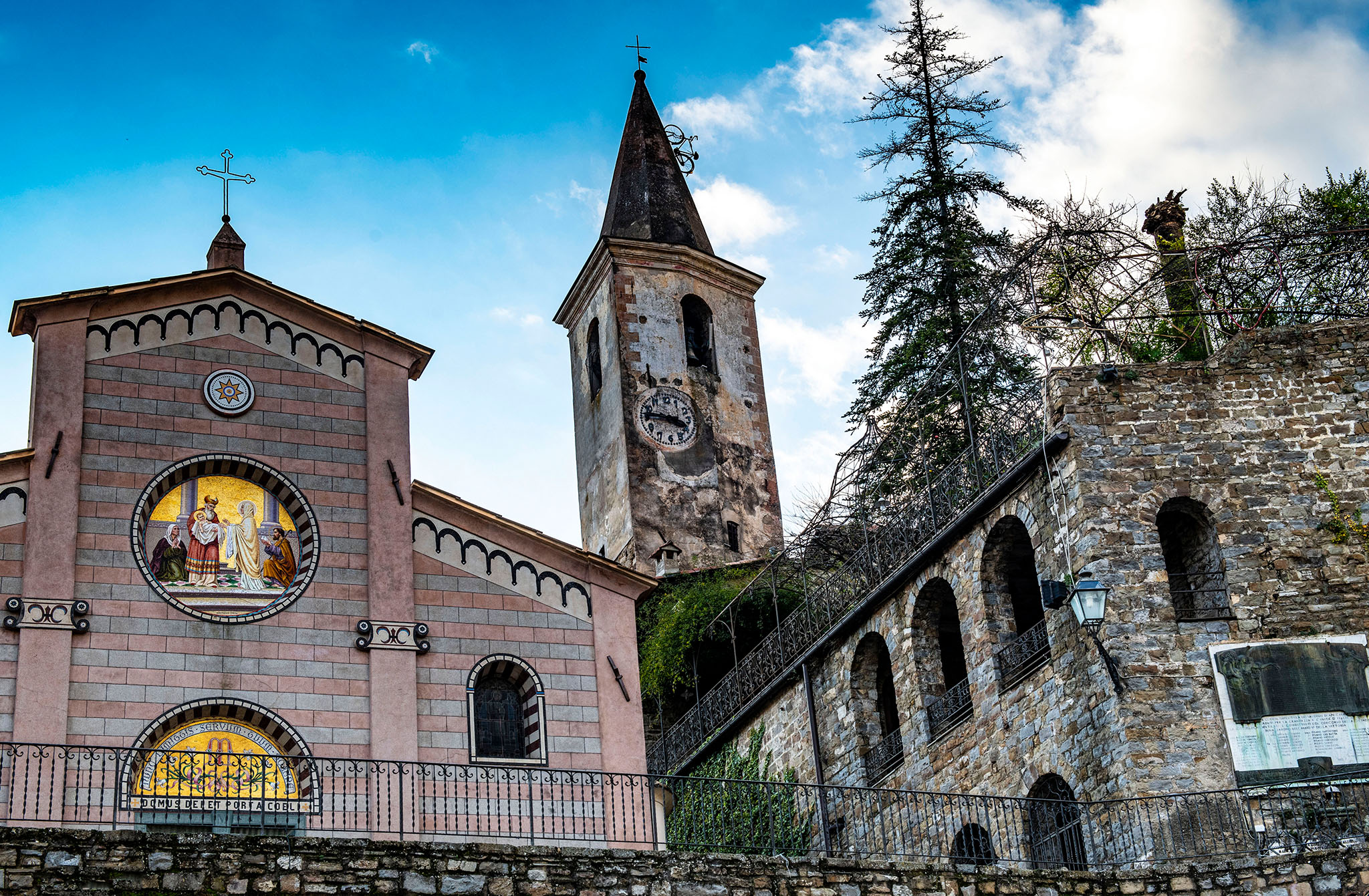 Ho parcheggiato sul campanile ......  di Ocram