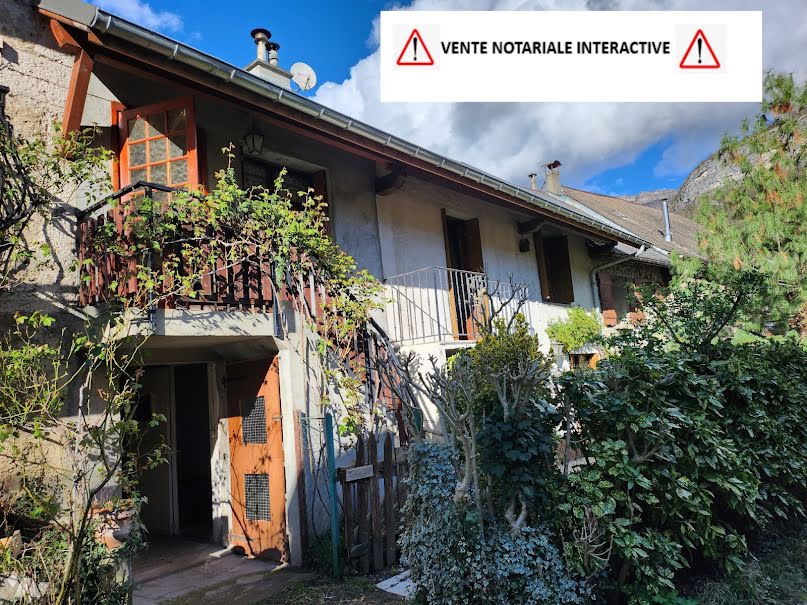 Vente maison 4 pièces 121 m² à Chambery (73000), 145 000 €