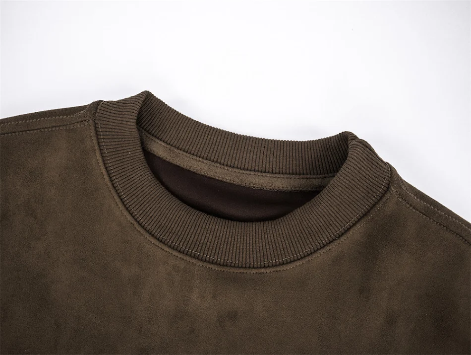 T-shirt semplice da uomo con lettera T ricamata. Perfetta per un look casual e personalizzato. Goditi comfort e stile unici.