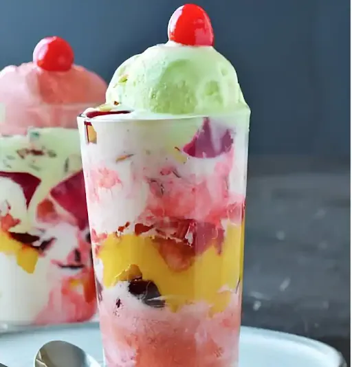 Super Fruit Sundae