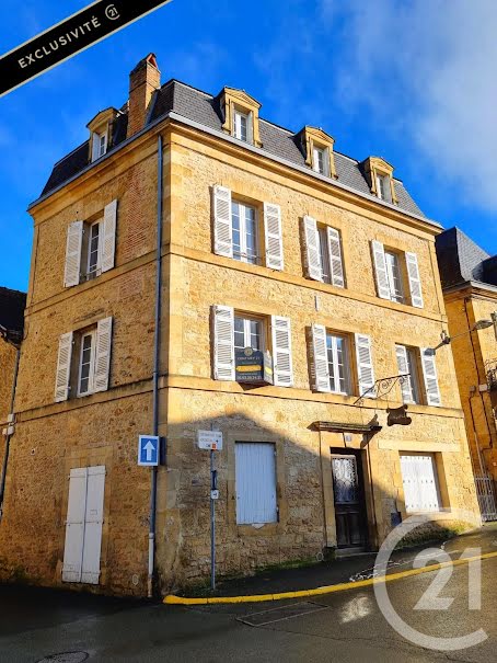 Vente locaux professionnels   à Sarlat-la-caneda (24200), 300 000 €