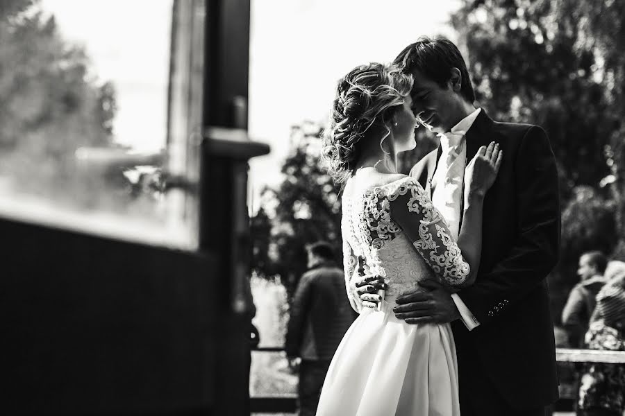 Fotógrafo de bodas Marina Nazarova (marinan). Foto del 17 de septiembre 2017