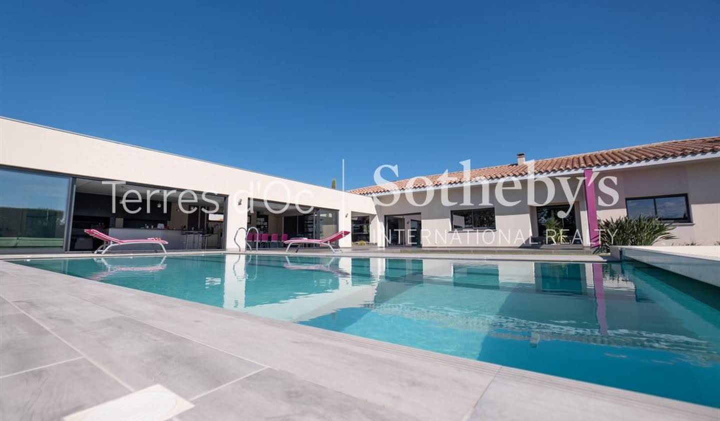 House with pool and terrace Le Soler