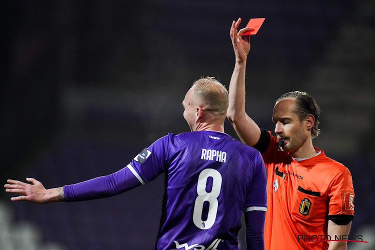 Onwaarschijnlijk: spelers Beerschot beslisten zelf om Holzhauser in de verdediging te zetten