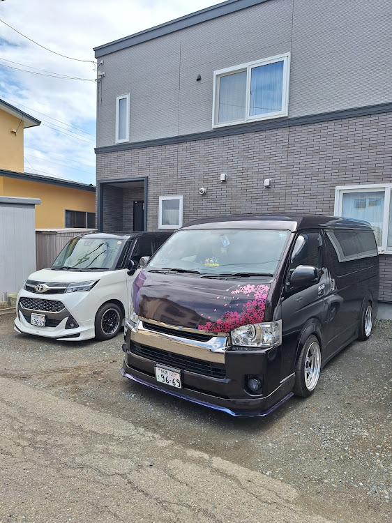 ハイエースバンの春の衣替え🌸・散歩✨・おやGのメタ活万歳🙌に関するカスタム事例の投稿画像1枚目