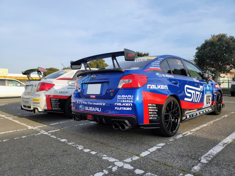 WRX S4のS4tS NBR・STIパーツ・STIドライカーボンGTウイングに関するカスタム事例の投稿画像2枚目
