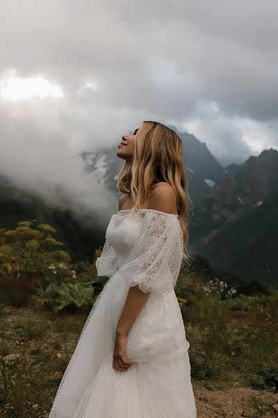 Fotógrafo de casamento Olesya Goleva (goleva). Foto de 17 de agosto 2020