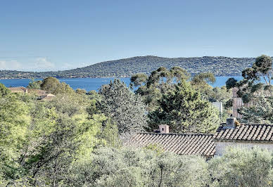 Villa avec piscine et terrasse 4