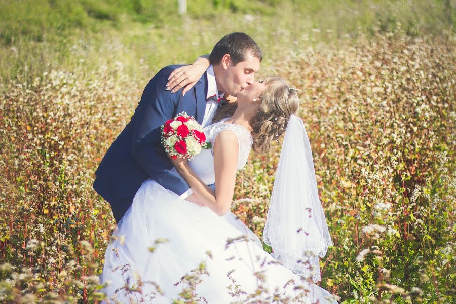 Jurufoto perkahwinan Tatyana Burkova (burkova). Foto pada 18 Oktober 2015