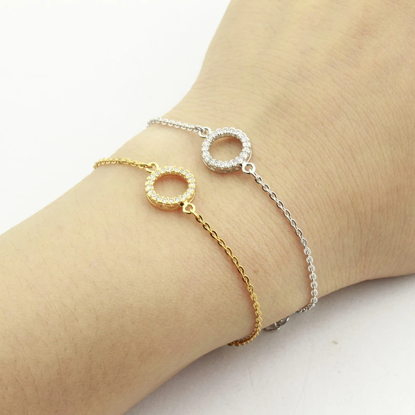 Bracelet Rond Géométrique Incrusté de Cristaux pour Femmes Un Bijou Éclatant pour Toutes les Occasions Sublimez votre Poignet avec Élégance et Raffinement