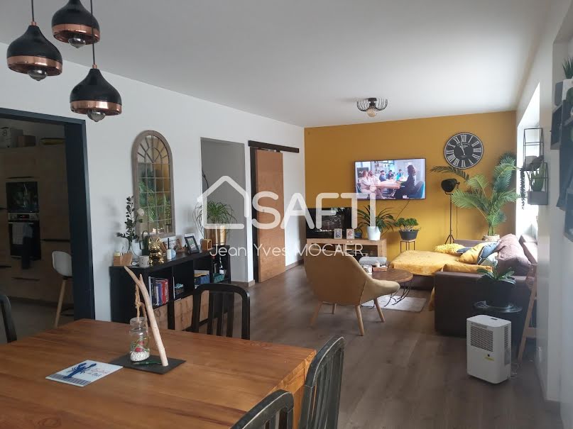 Vente maison 6 pièces 147 m² à Châteauneuf-du-Faou (29520), 229 000 €