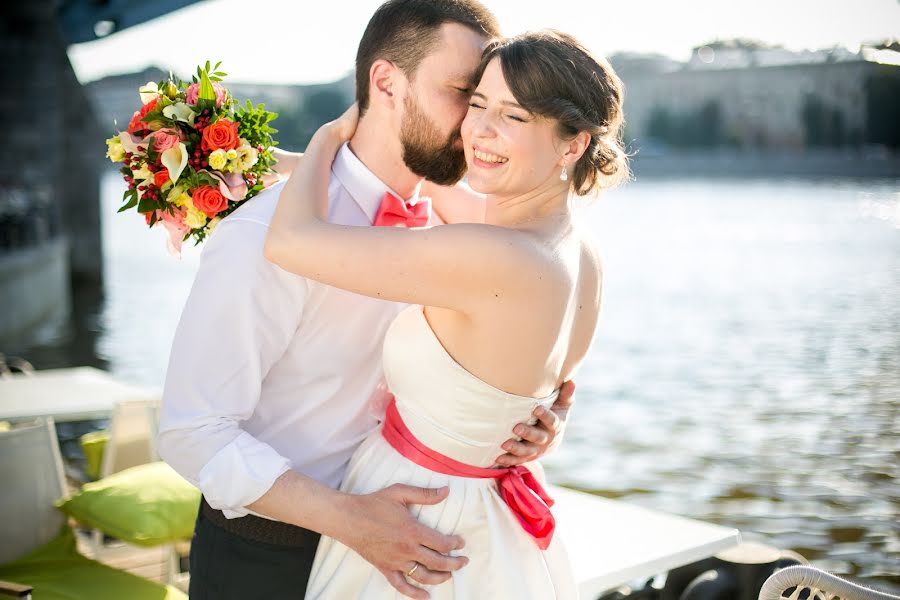 Fotografo di matrimoni Anna Polukhina (polukhinaanna). Foto del 1 settembre 2016