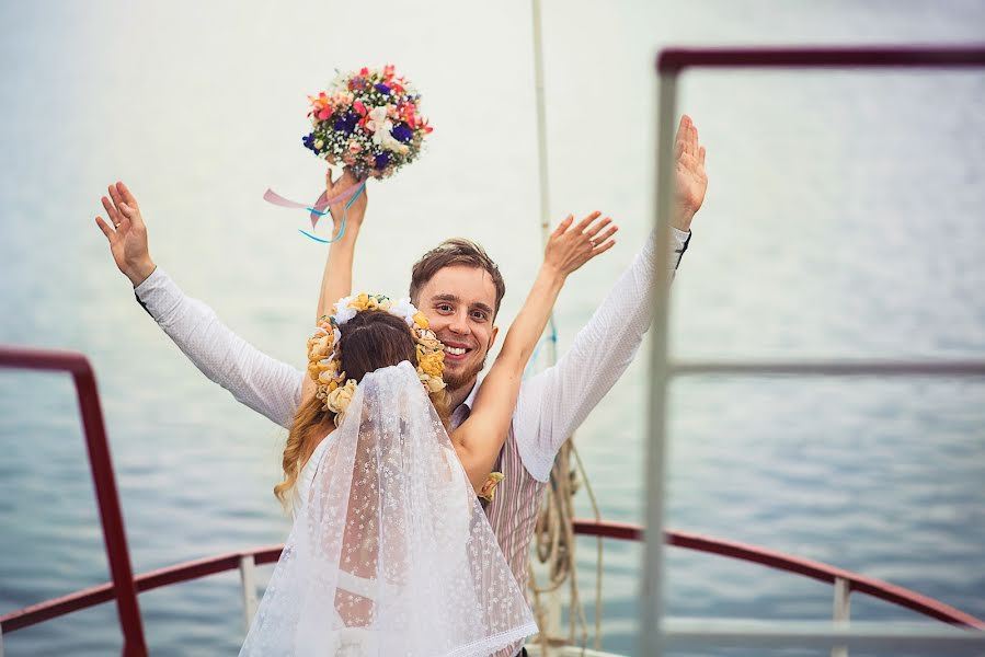 Fotógrafo de casamento Elena Sonik (sonyk). Foto de 13 de maio 2018