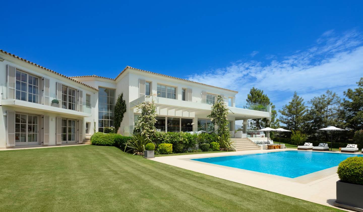 Villa with pool and garden Marbella