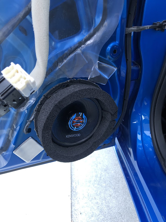 スイフトのスピーカー取付・KENWOODに関するカスタム事例の投稿画像2枚目