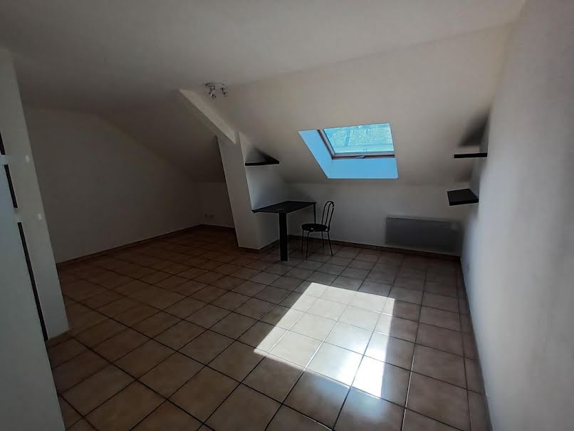 Location  appartement 2 pièces 42 m² à Culmont (52600), 330 €