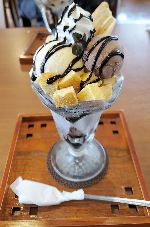 カローラレビンの車高調交換・飯テロ注意・レトロ自販機・エアロパーツ取付・車高の低さは知能の低さに関するカスタム事例の投稿画像10枚目