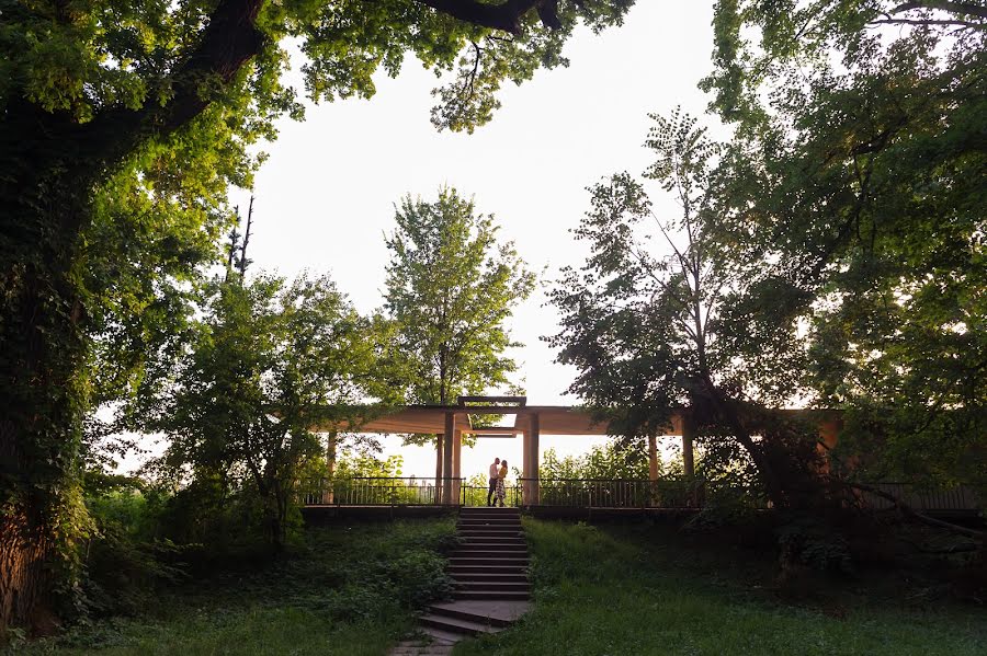 Fotógrafo de casamento Andrei Stefan (inlowlight). Foto de 21 de maio 2019