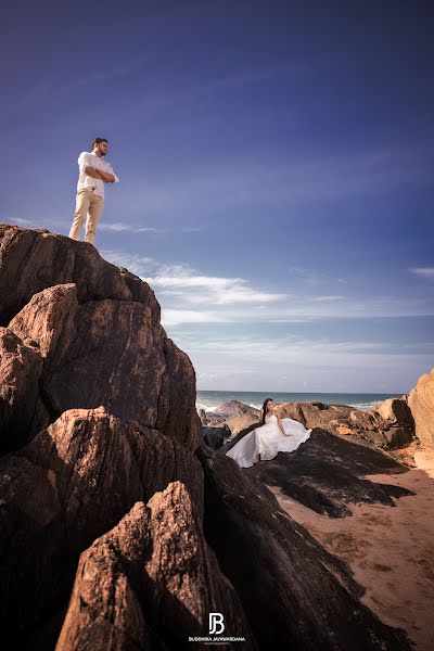 Fotografo di matrimoni Buddhika Buddhika (buddhika). Foto del 1 ottobre 2022