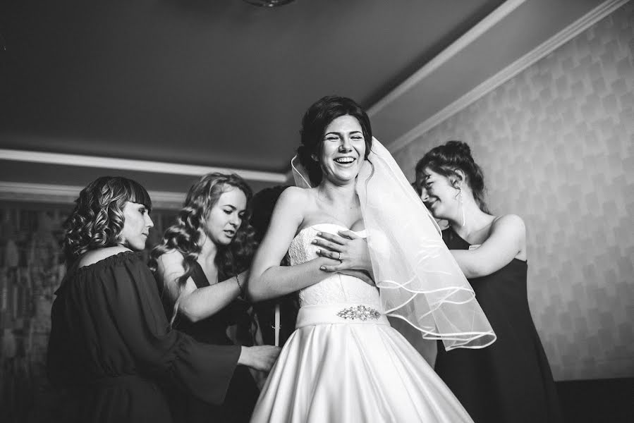 Fotógrafo de casamento Sergey Bogomolov (goodphotobog). Foto de 14 de junho 2016