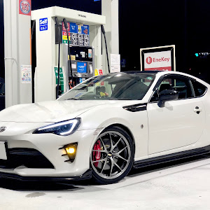 86 ZN6