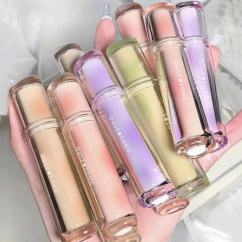 Mirror Lip Lacquer Water Light - błyszcząca pomadka do ust o efekcie tafli wody. Lekka formuła, nawilżenie i długotrwały połysk dla pięknych ust.